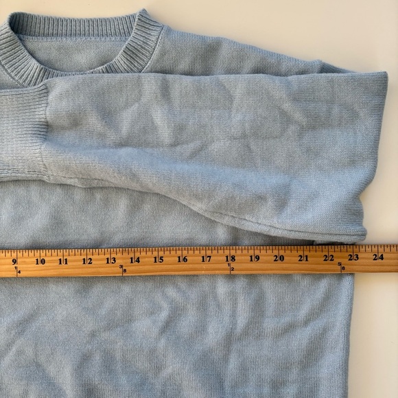 Commense Women's Light Blue Crewneck Soft Drop Shoulder Sweater Size Medium - Picture 5 of 6